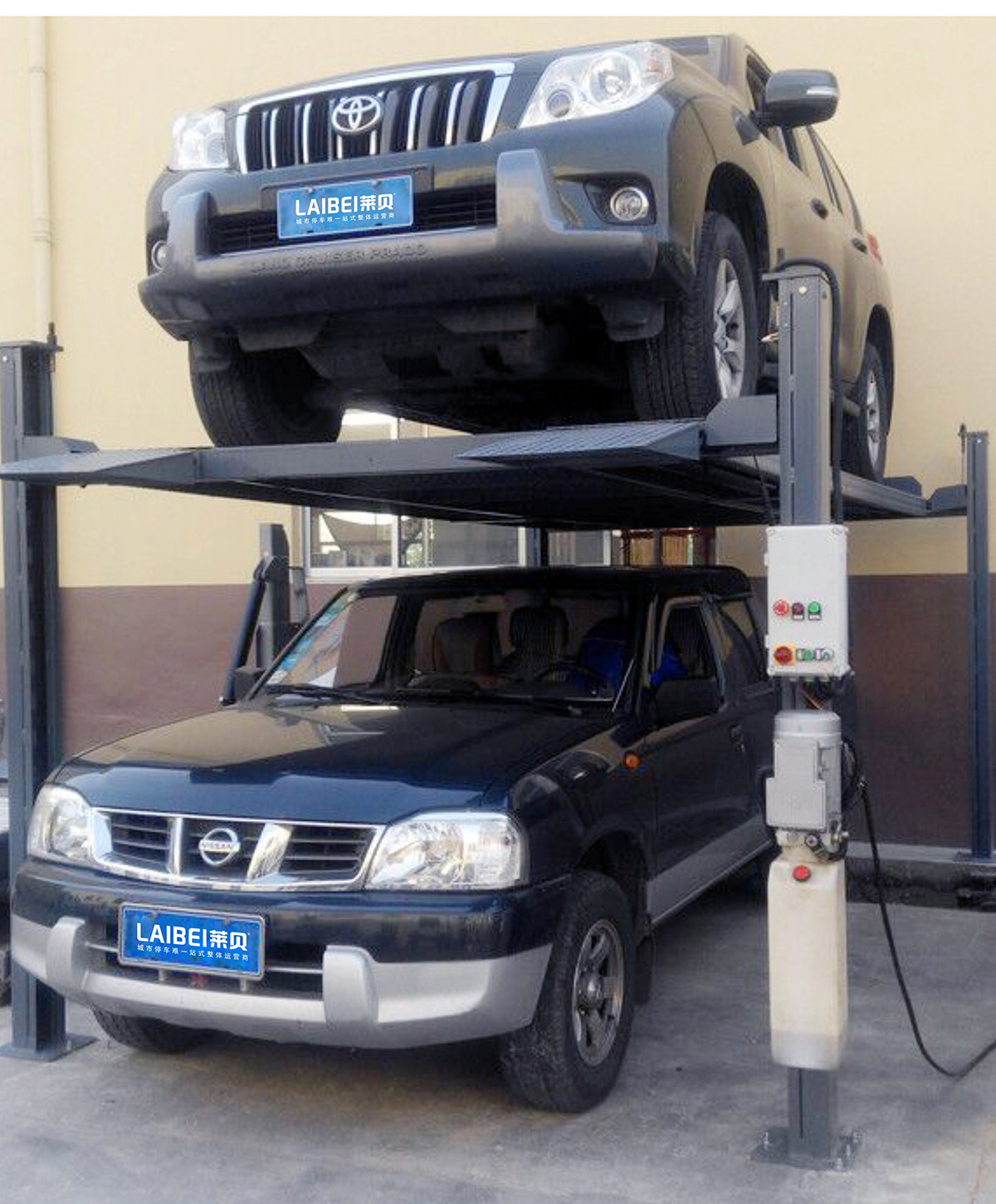 成都PJS四柱簡易升降機(jī)械式立體車庫停車測(cè)試.jpg