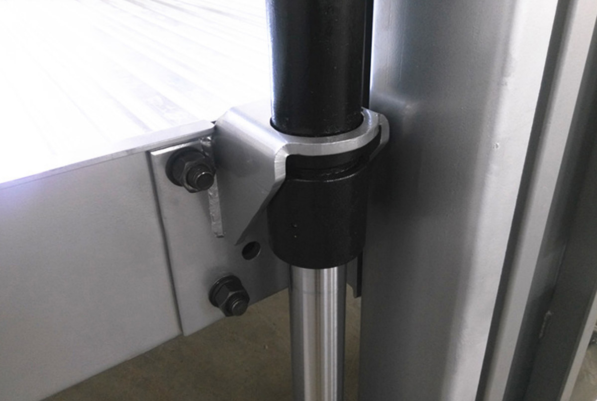 成都PJS兩柱簡易升降機械式立體車庫油缸.jpg